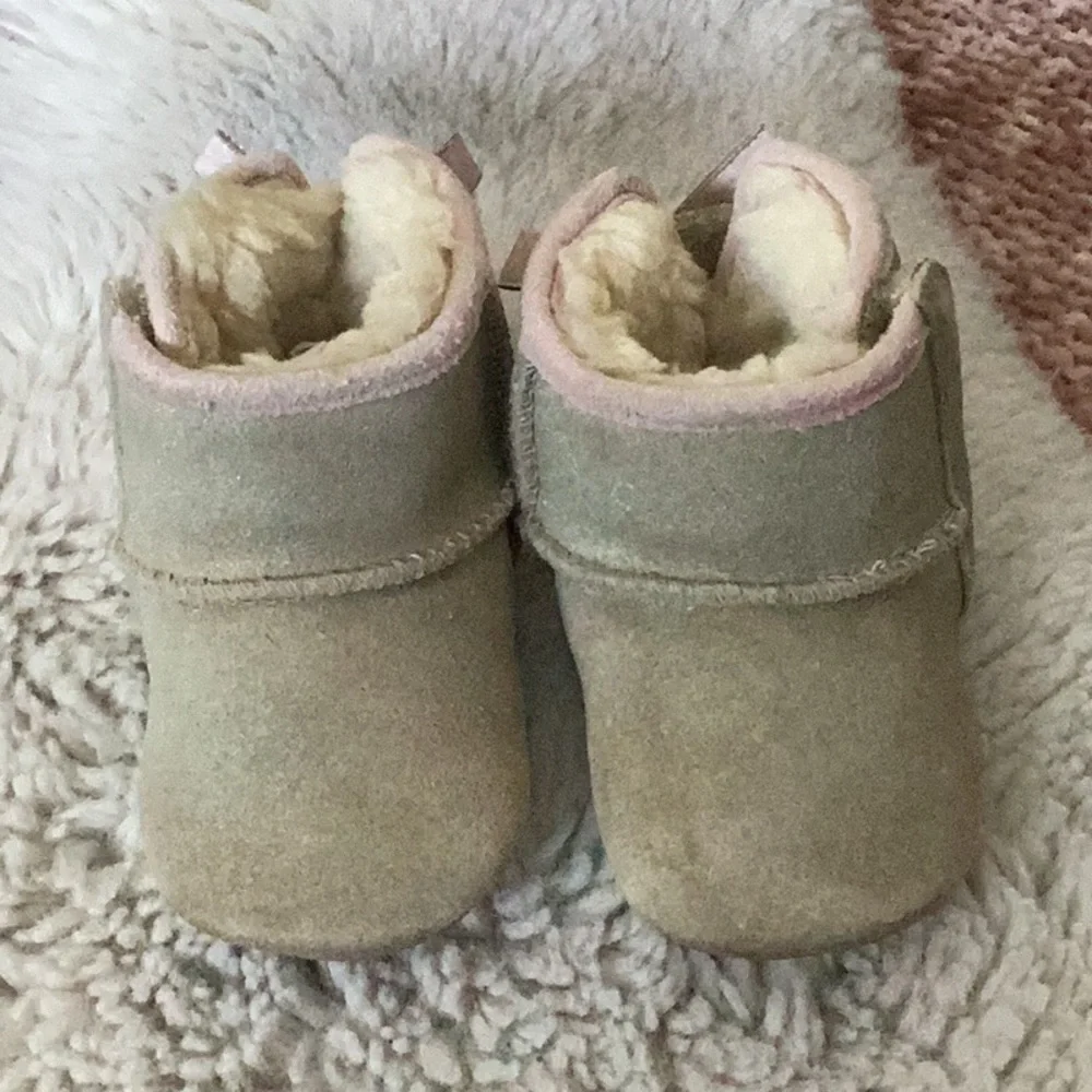 Adorable Pink and Tan Infant Ugg Jesse Booties